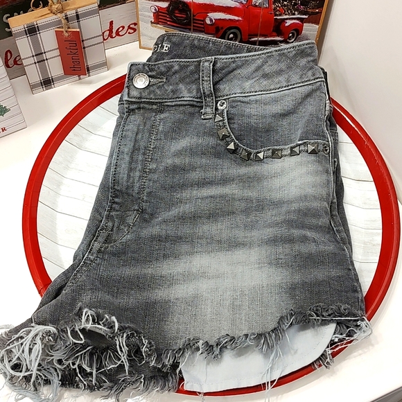 American Eagle Outfitters Pants - ❤️EUC American Eagle Ladies/Girl's Black Hi- Rise Vintage Festival Fit Short, 10